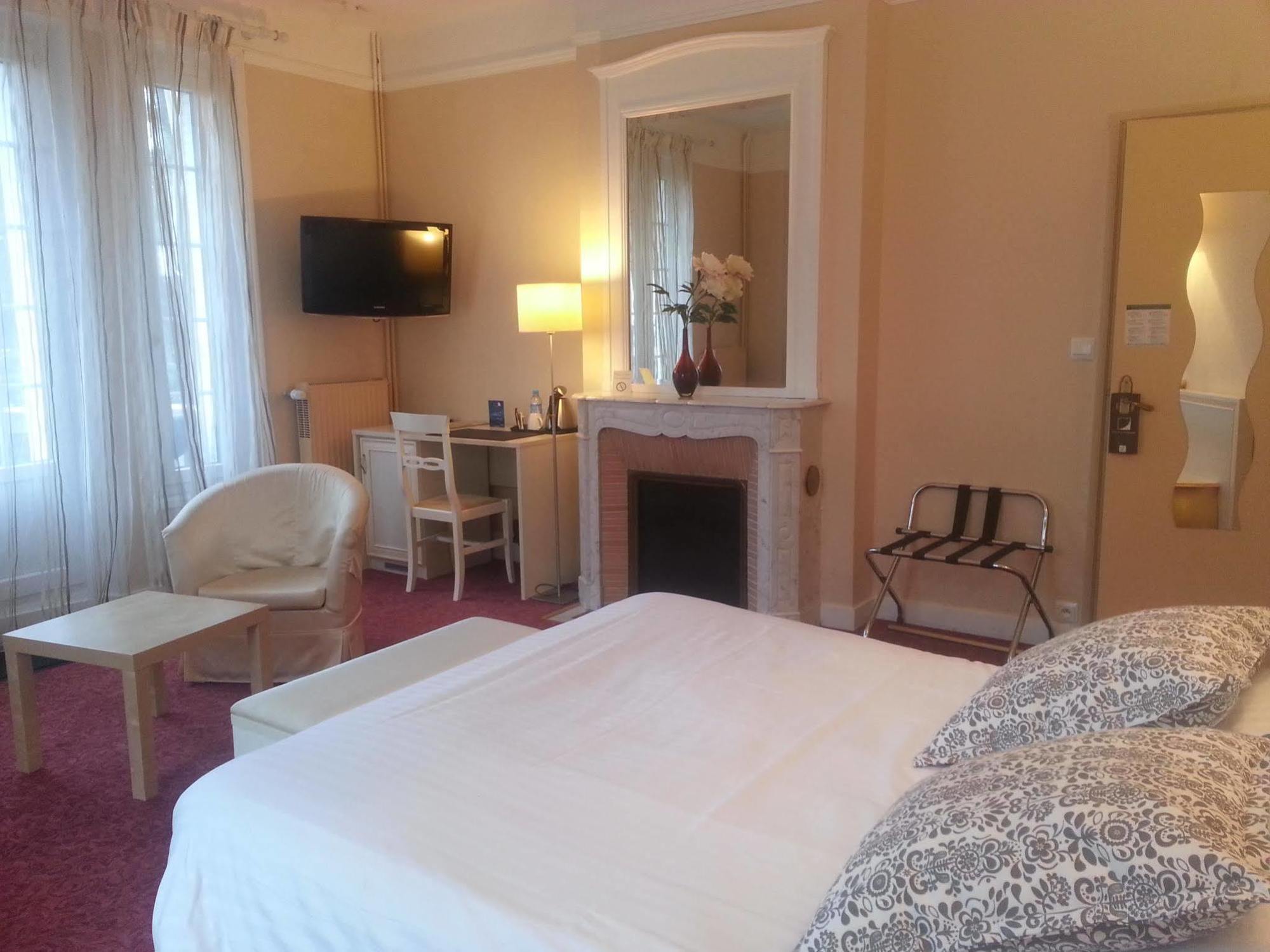 Logis Hotel Restaurant Le Parc Salbris Luaran gambar